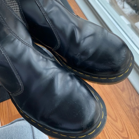 Worn in Docs / Black - Picture 3 of 5